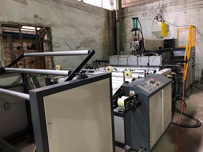LSPE1600型全自動高速聚乙烯氣泡膜機（氣墊膜機）設(shè)備氣泡膜機器01